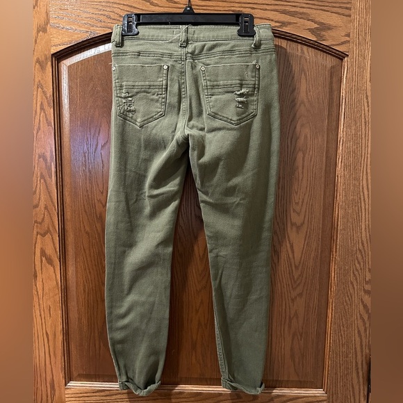 Blue Asphalt Women's Distressed Olive Green Skinny Jeans Size 5 - Picture 2 of 4